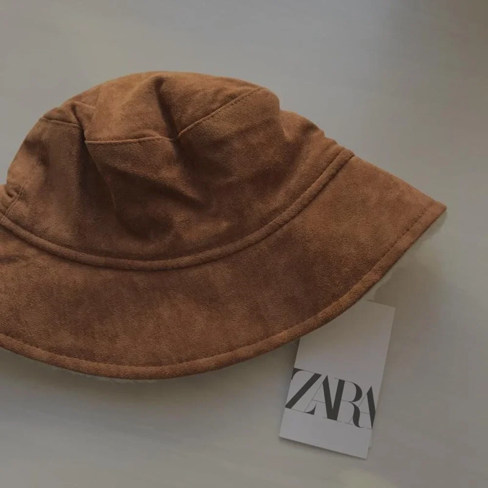 NWT. Zara  Brown/Cream Double Faced Hat. Size 10-14.